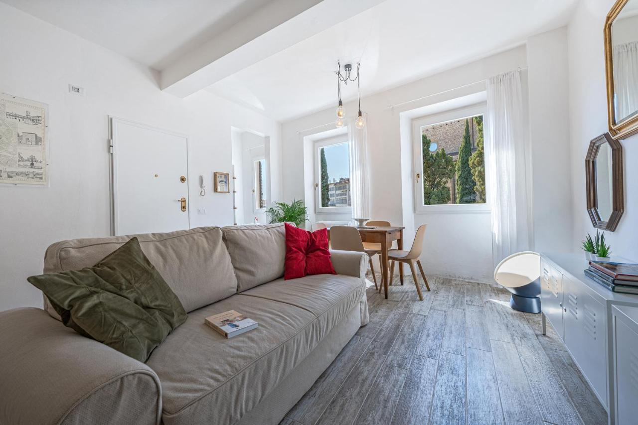 Via Avelli, 4 - Charming - Delightful And Bright 3rd-floor Without Elevator, Overlooking One Of Florence's Beautiful Squares, Exceptionally Located For Exploring The Apartment *