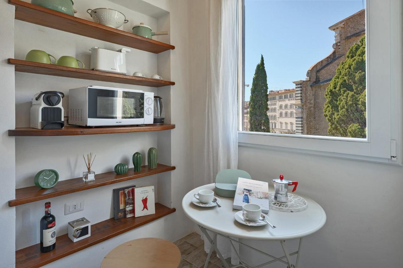 Apartment Via Avelli, 4 - Charming - Delightful And Bright 3rd-floor Without Elevator, Overlooking One Of Florence's Beautiful Squares, Exceptionally Located For Exploring The
